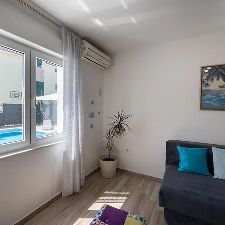 Apartment Bilopavlovic Kastela