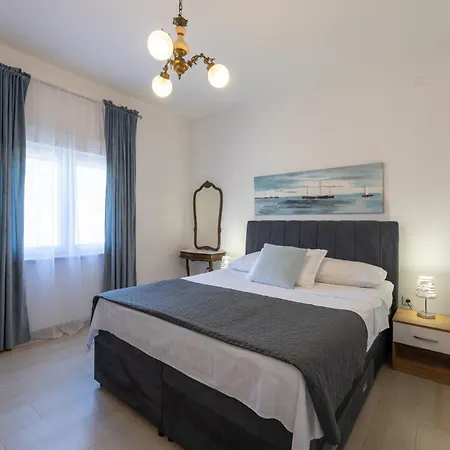 Bilopavlovic Apartment Kastela