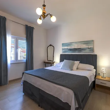 Bilopavlovic Apartament Kaštela