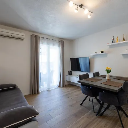 Bilopavlovic Apartman Kaštela